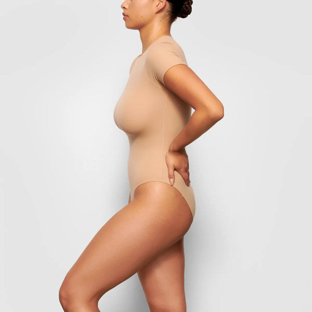 Seamless Short Sleeve Shaping Tee